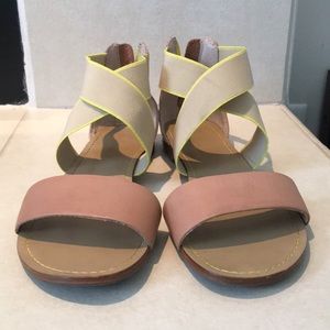Splendid - flat sandal size 8.